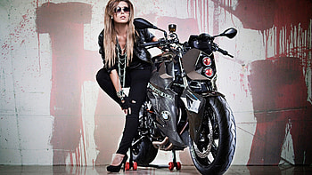 harley and the blonde, motorcycle, girl, harley, davidson HD wallpaper