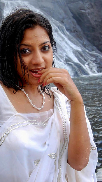 Keerthi Chawla, telugu actress HD phone wallpaper