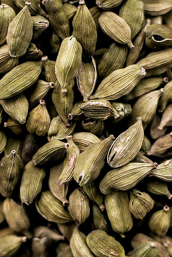 Green cardamom, Diablo seasoning, Fragrant spice, Exotic flavor HD phone wallpaper