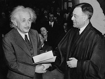 Albert Einstein HD wallpaper