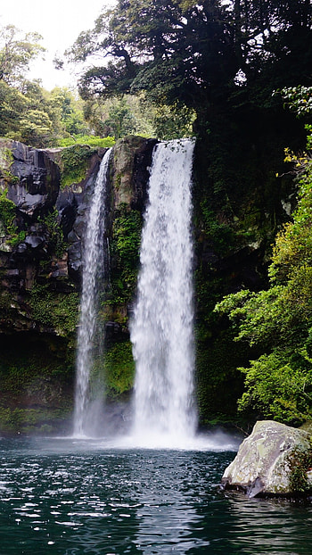 Reunion Island, Island waterfall, Beautiful backgrounds, Nature's wonder HD phone wallpaper