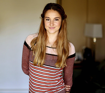 Celebrity, smile, Shailene Woodley HD wallpaper