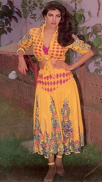 Kimi Khatar, bollywood actress, vintage HD phone wallpaper