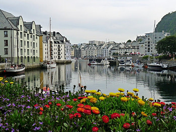 Beautiful view, buildings, river, flowers, architecture HD wallpaper