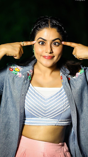Poorna kasim, telugu actress HD phone wallpaper
