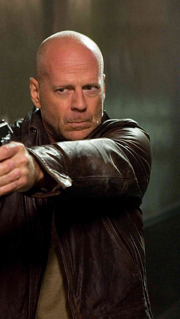Die Hard franchise, Legendary hero, Fierce battles, Unforgettable moments HD phone wallpaper