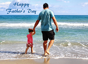 Father and Daughter at the Beach, graphy, beautiful, occasion, wide screen, holiday, love, father, , Fathers Day, child HD wallpaper