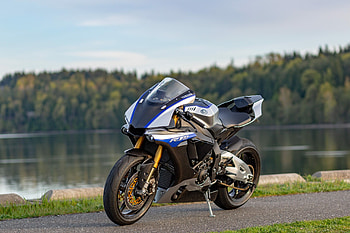 Motorcycle water, Yamaha YZF R1M, Aquatic allure, Dreamy adventure HD wallpaper