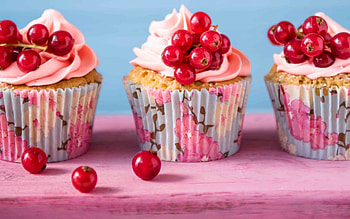 Cupcakes , Berry delights, Scrumptious muffins, Tempting pastries HD wallpaper