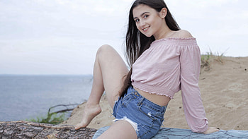 short jean, feet, toes, girls, legs HD wallpaper