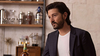 Diego Luna, Success story, Chivas Regal blend, Inspiring achievement HD wallpaper