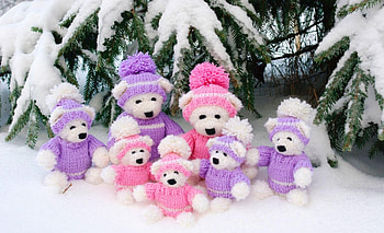 Holidays, New Year, Snow, Bears, Christmas, Family, Needles, Is Sitting, Sits HD wallpaper