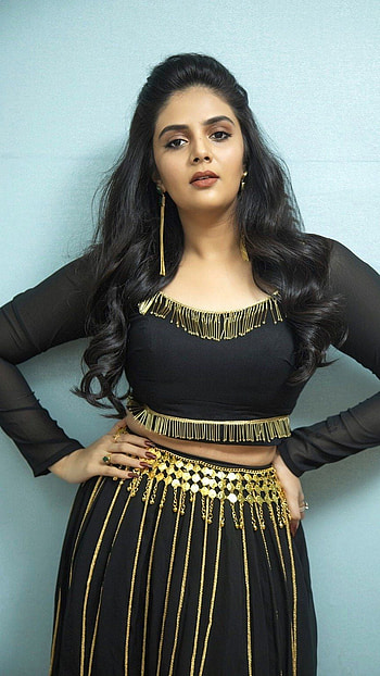 Sreemukhi, telugu actress, anchor HD phone wallpaper