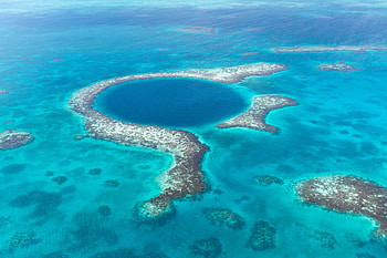 Great Blue Hole, Belize's wonder, Explore the wondrous, Scenic beauty HD wallpaper