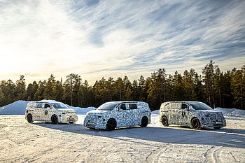 New Mercedes-Benz MPVs master winter testing in the Arctic Circle, car, Mercedes-Benz, Mercedes-Benz MPVs, vehicle HD wallpaper