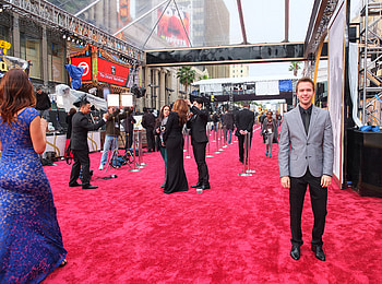 Ryland Adams, Oscars appearance, Red carpet fashion, Hollywood event HD wallpaper