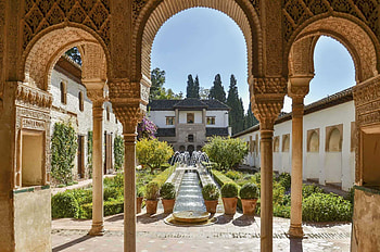 Alhambra Palace, Serene gardens, Guided tours, Nazari Tours experience HD wallpaper