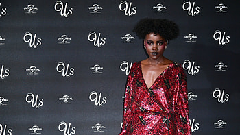 Lupita Nyong'o, Internet firestorm, Vogue cover, Fashion trendsetter HD wallpaper