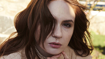 Karen Gillan, w magazine, hoot HD wallpaper