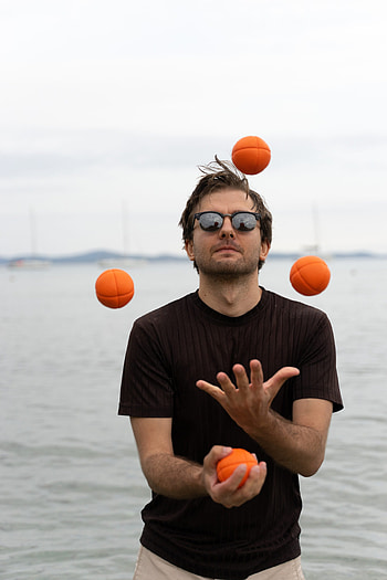 Balls, Juggling HD phone wallpaper