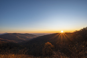 Nature, Sunset, Mountains, Sun, Twilight, Rays, Beams, Dusk HD wallpaper