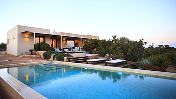 Villa jewelia, Formentera , Exclusive vacation, Luxurious accommodations HD wallpaper