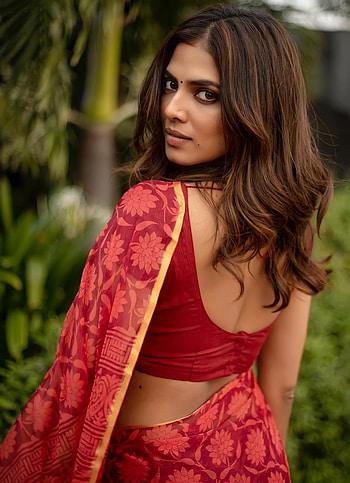 Malavika mohanan, face, hair HD phone wallpaper