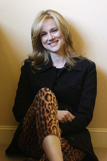 Laura Linney HD phone wallpaper