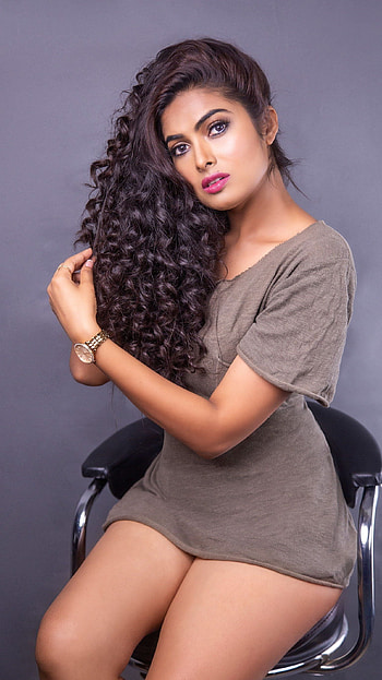 Divi Vadathya, beautiful thighs, telugu actress HD phone wallpaper