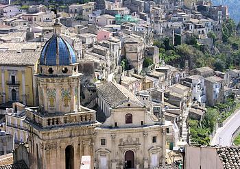 Ragusa vacation, Sandy beaches, Local attractions, Pleasure seekers HD wallpaper