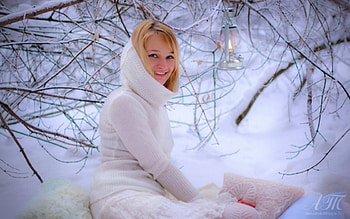 snow smile, winter, smiling, blondes, snow, womans, seasons HD wallpaper