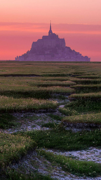 Mont Saint Michel, Castle at sunset, Skyline views HD phone wallpaper