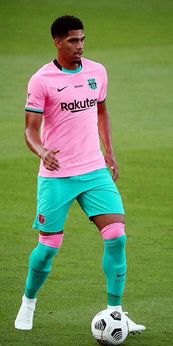 Ronald Araujo, Barcelona, Uruguay HD phone wallpaper