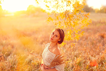 Pretty Face, model, field, woman, beauty HD wallpaper