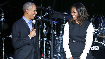 Barack and Michelle Obama podcast, CBS debut, Celebrity news HD wallpaper