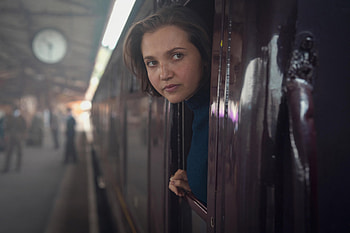 Agatha Christie's Seven Dials — TV : Lead Actress on the Platform, TV Show HD wallpaper