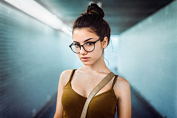 Delaia Gonzalez In Glasses Subway, delaia-gonzalez, girls, model, glasses HD wallpaper