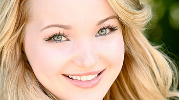 Dove Cameron, Actress , Captivating beauty, Stunning shot HD wallpaper