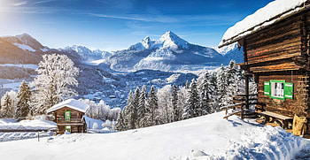 Mountain chalets in winter, winter, rest, slope, snow, chalet, beautiful, vacation, mountain, sky HD wallpaper