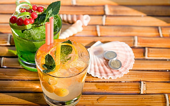 Summer drinks, ce, sugar, dessert, berry, coin, mint, lemon, fruit, money, sweet, food, summer, shell, green, yellow, red, ice, drink HD wallpaper