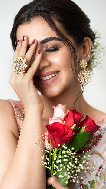 Nikki galrani HD phone wallpaper