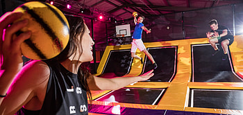 Trampoline park, Dodgeball HD wallpaper