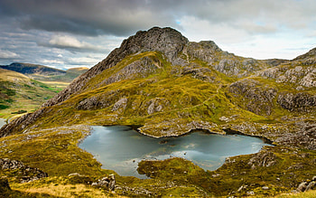wonderful mountain lake, clouds, grass, lake, mountain HD wallpaper