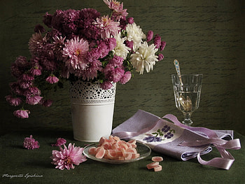 still life, great, bouquet, graphy, colors, beauty, nice, delicate, letter, flower, autumn, chrysanthemums, , amazing, water, ribbon, elegantly, soft, vase, beautiful, cup, candy, purple, pink, pretty, cool, romantic, flowers, chrysanthemum, lovely, harmony HD wallpaper