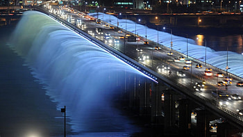 rainbow fountain bridge in soul korea, bridge, lights, fountain, cars HD wallpaper