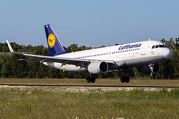 Lufthansa Group airlines, rebooking travel HD wallpaper