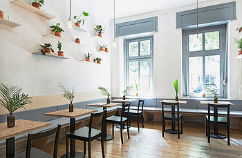 Hip Berlin cafe, Neuklln neighborhood, Trendy vibe, Specialty coffee HD wallpaper