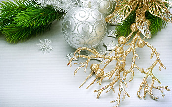 Christmas decorations, winter, golden, graphy, tree, holiday, abstract, Christmas, globe, decorations, silver HD wallpaper