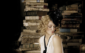 Madonna, Music icon, Sensual beauty, Retro fashion HD wallpaper