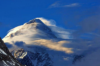 Everest wind, blue sky, wind, barren, rocky, sunlight, snow, everest, mountain HD wallpaper